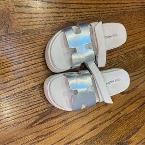 Steve Madden Kids Metallic Silver and White Sandals